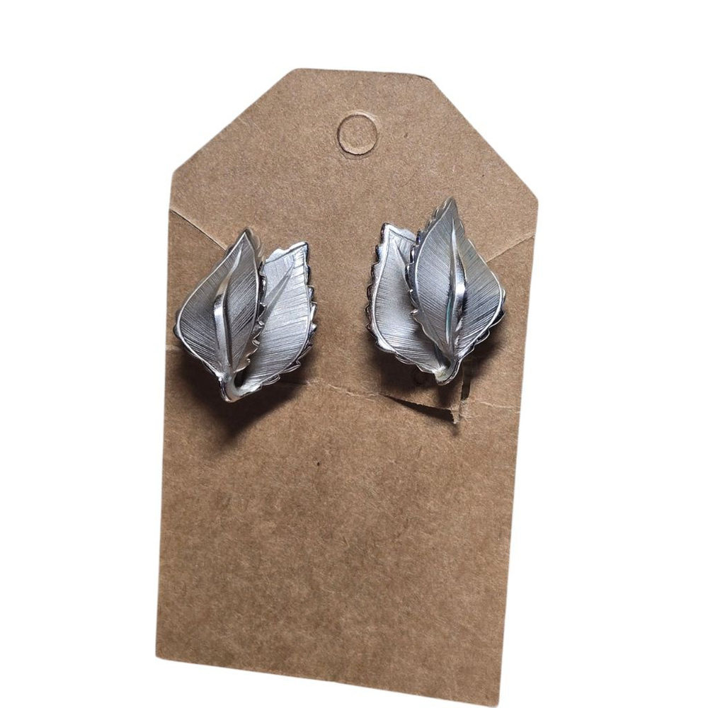 Vintage Giovanni Clip-On Earrings Silver Tone Leaf Brushed Textured Clean Shiny